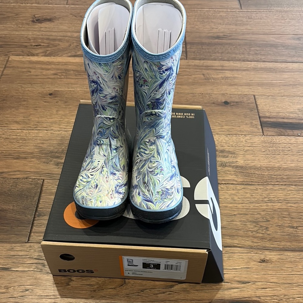 BOGS Blue Patterned Rain Boots